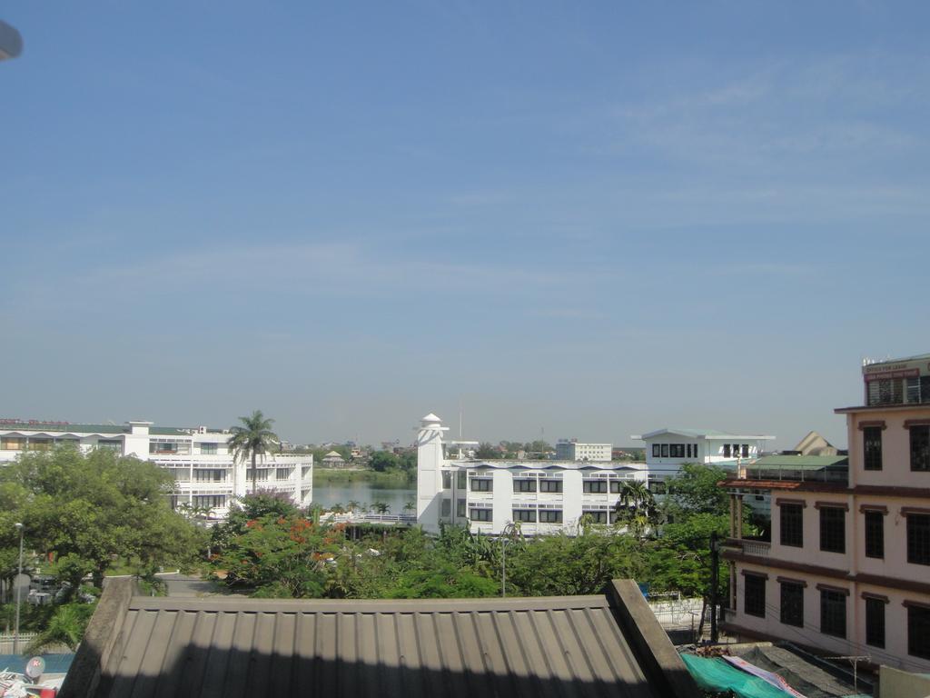 Holiday Diamond Hotel Hue Exterior photo