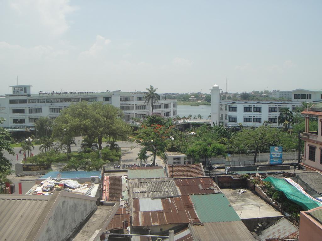 Holiday Diamond Hotel Hue Exterior photo