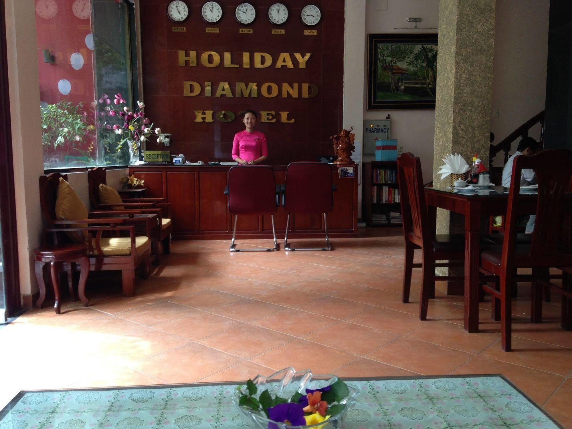 Holiday Diamond Hotel Hue Exterior photo